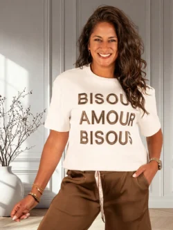 Off-white shirt bruine "Bisous"print van Ambika