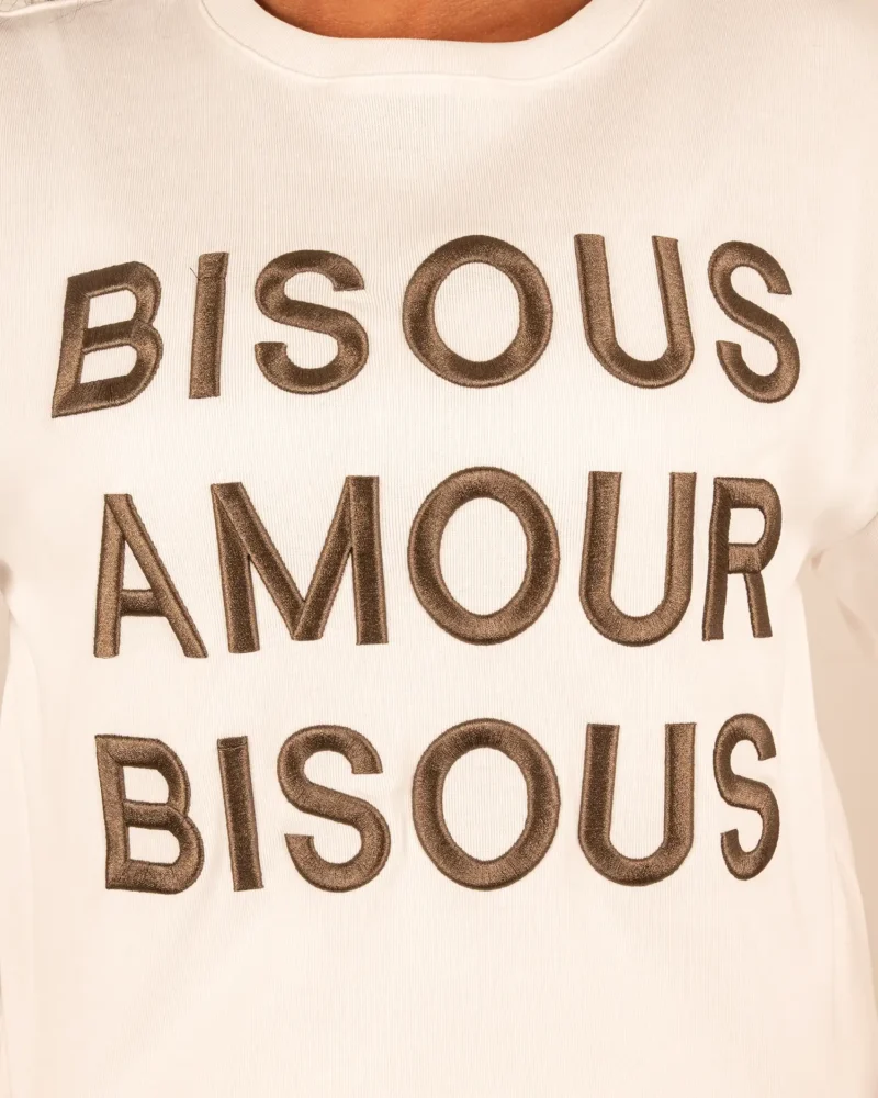 Off-white shirt bruine "Bisous"print van Ambika - Afbeelding 3