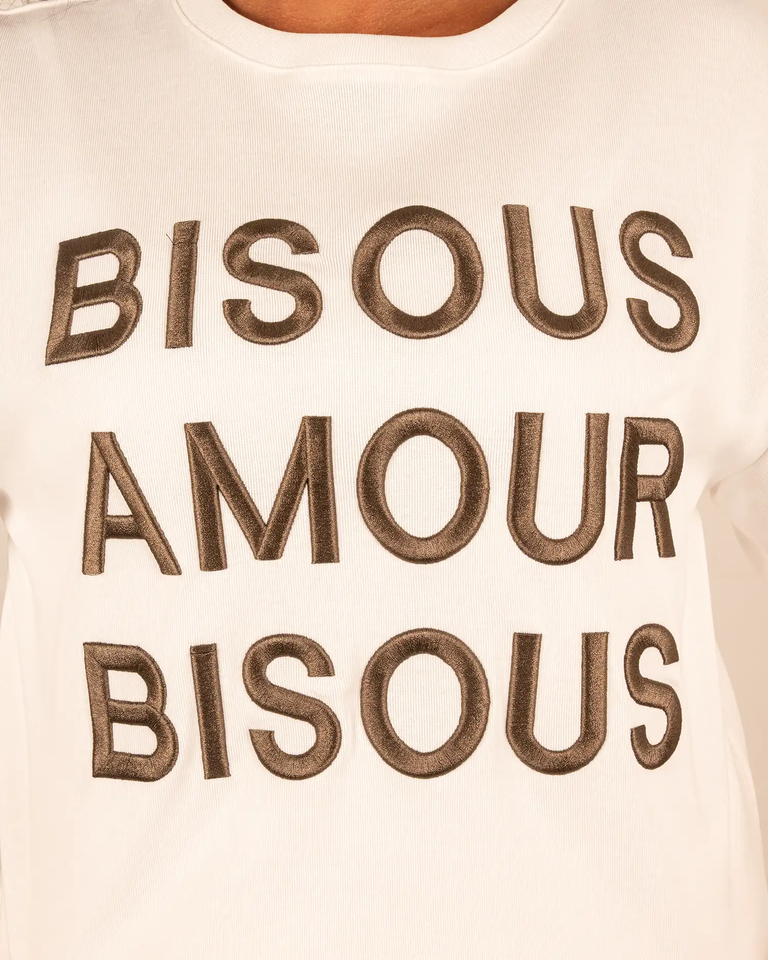 Off-white shirt bruine "Bisous"print van Ambika - Afbeelding 3