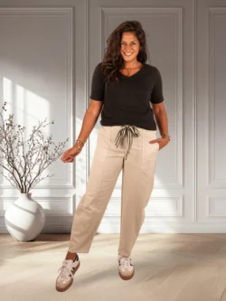 Donkerbeige barrel broek van Gemma Ricceri