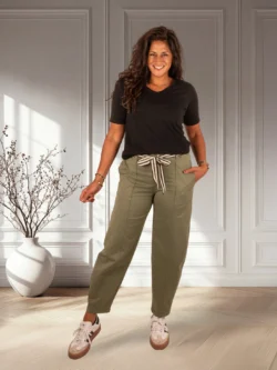 Legergroene barrel broek van Gemma Ricceri