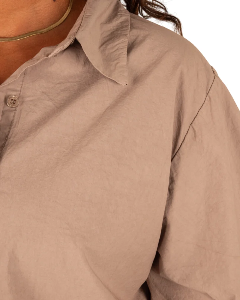 Taupe blouse met pofmouw van El-Vita - Afbeelding 4
