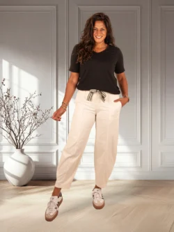 Lichtbeige barrel broek van Gemma Ricceri