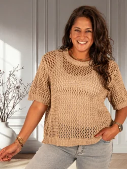 Camel gehaakt shirt van Gemma Ricceri