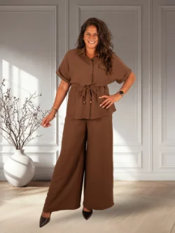 Donkerbruine set blouse met broek van Gemma Ricceri