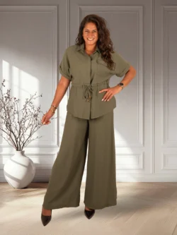 Legergroene set blouse met broek van Gemma Ricceri