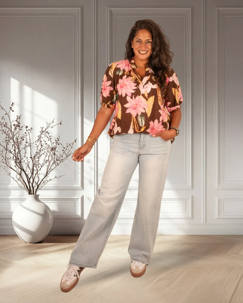 Bruine blouse met roze bloemen van Vera Jo - Afbeelding 2