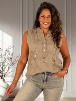 Taupe mouwloze blouse met borduur en pailletten van New Collection