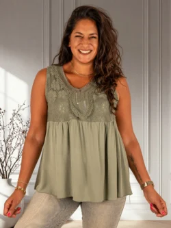 Legergroen hemdje met kanten bovenkant van New Collection