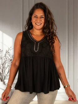 Zwart hemdje met kanten bovenkant van New Collection