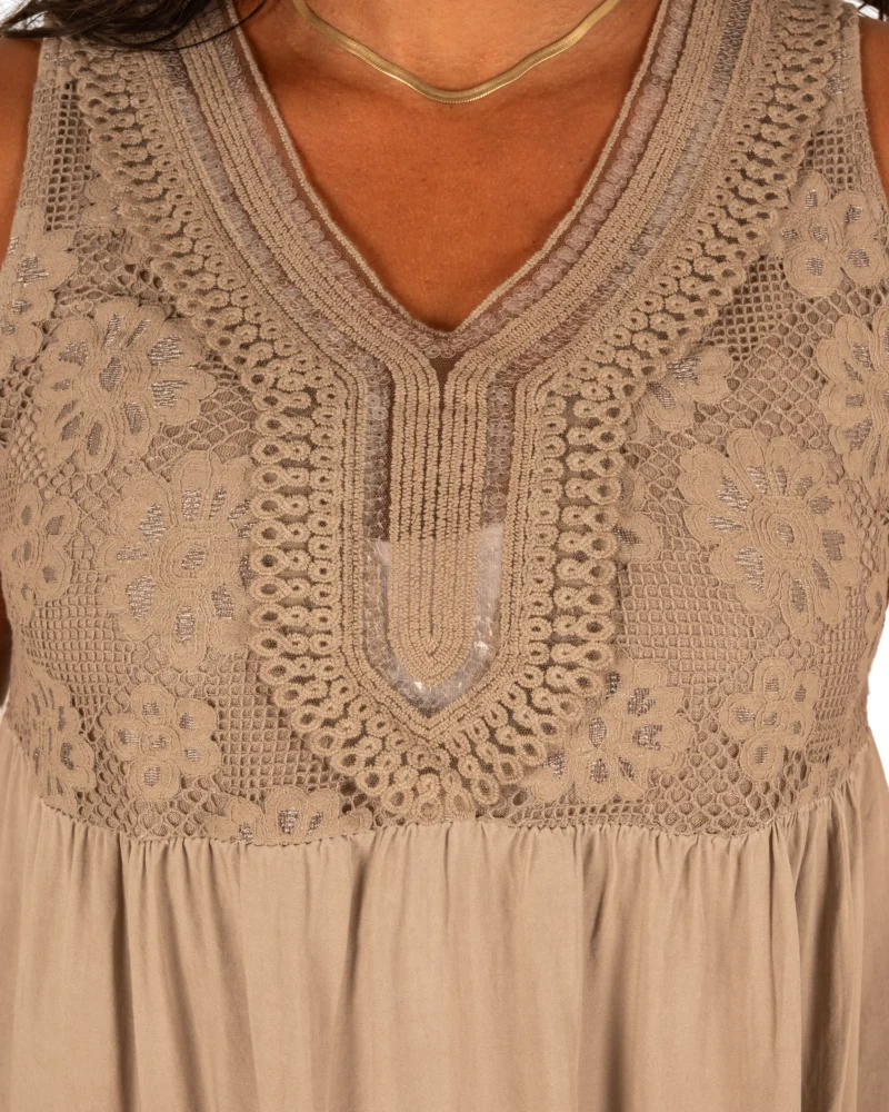 Taupe hemdje met kanten bovenkant van New Collection - Afbeelding 4