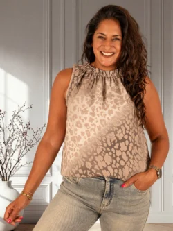 Taupe mouwloze top panterprint van Kingstar
