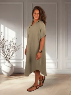 Legergroene seersucker jurk van New Collection
