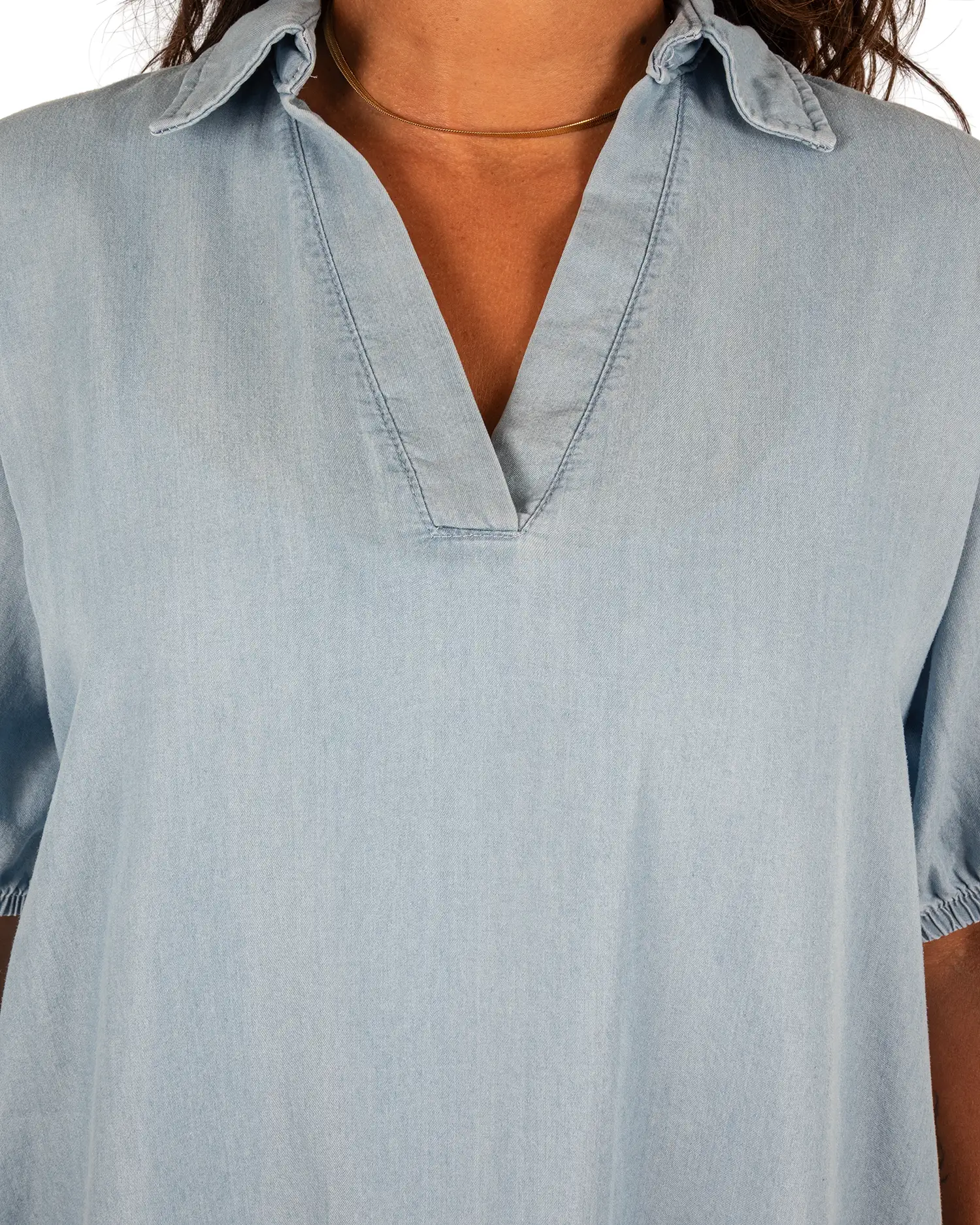 Lichtblauwe jeans jurk van Gemma Ricceri - Afbeelding 5