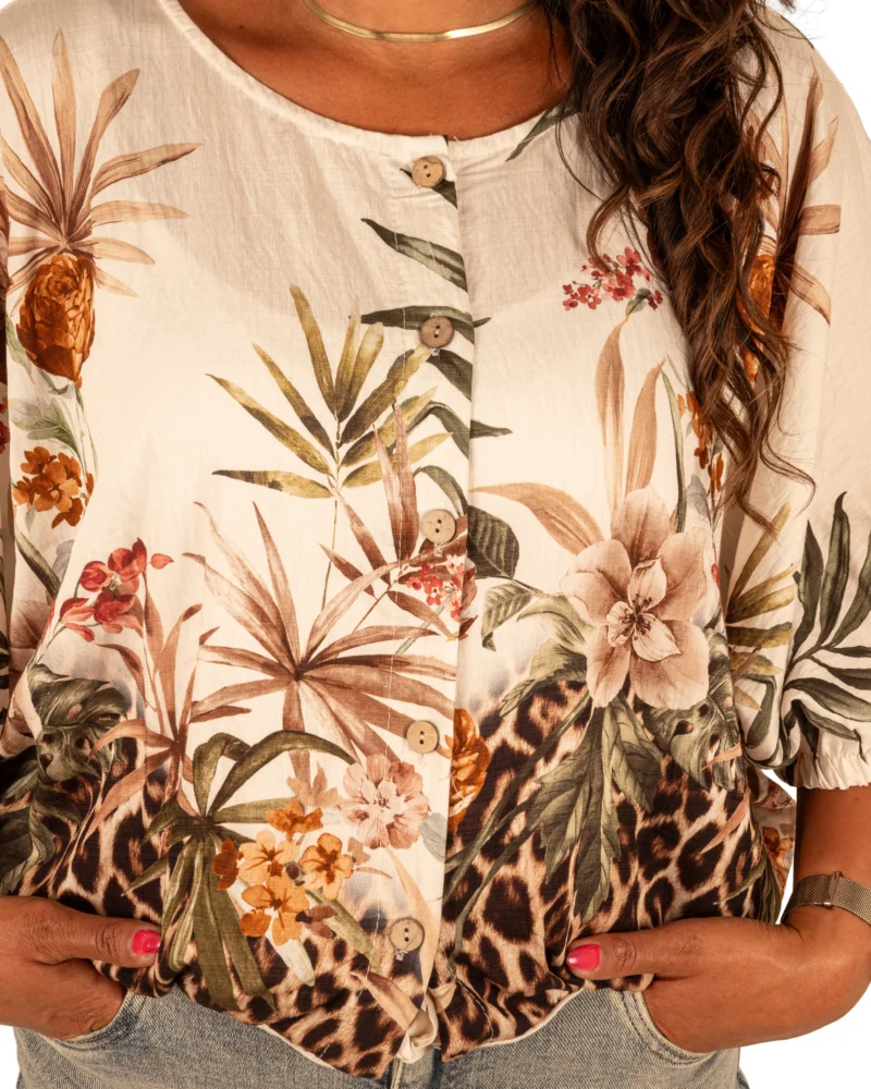 Beige vleermuisblouse bloemenprint van BM - Afbeelding 5