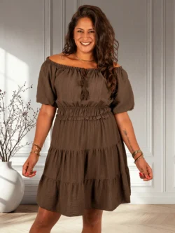 Donkerbruine korte off-shoulder jurk van El-Vita