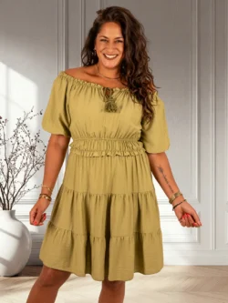 Groene korte off-shoulder jurk van El-Vita