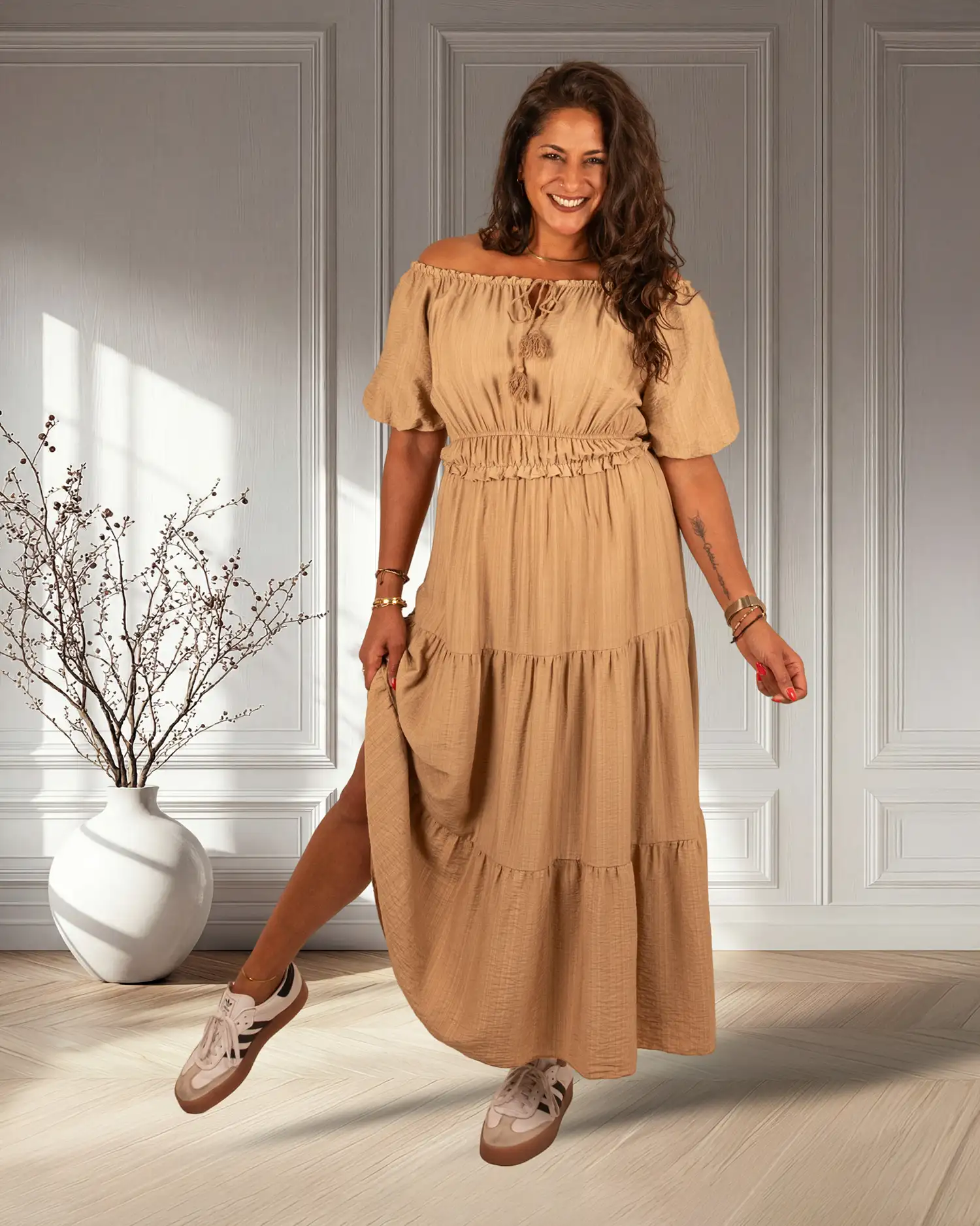 Donkerbeige off-shoulder jurk van El-Vita - Afbeelding 3