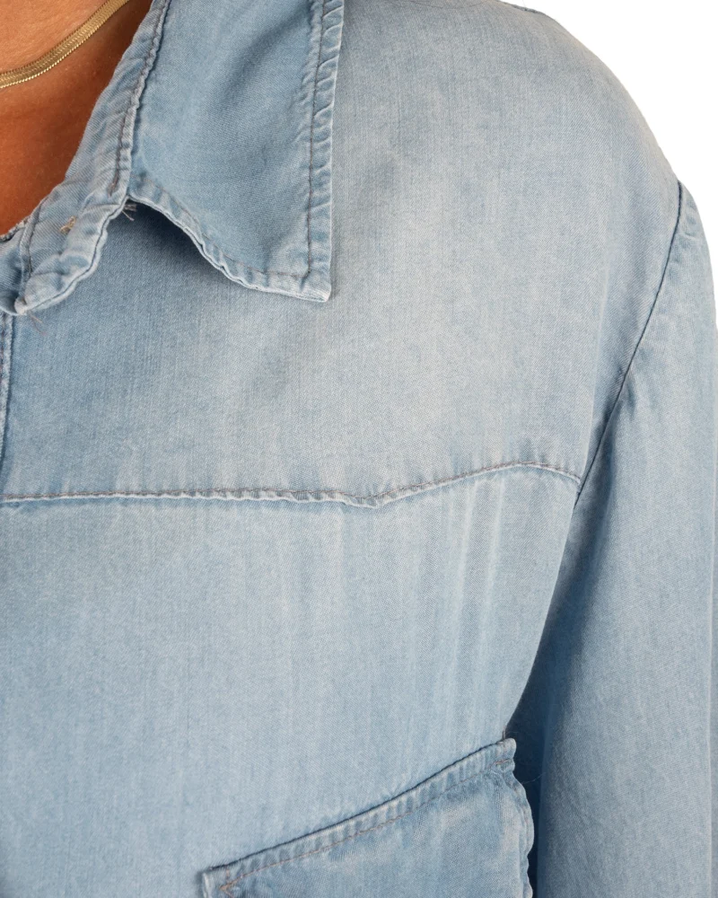 Lichtblauwe jeans jurk van Crème Bohème - Afbeelding 4