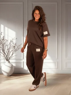 Donkerbruin joggingpak korte mouw