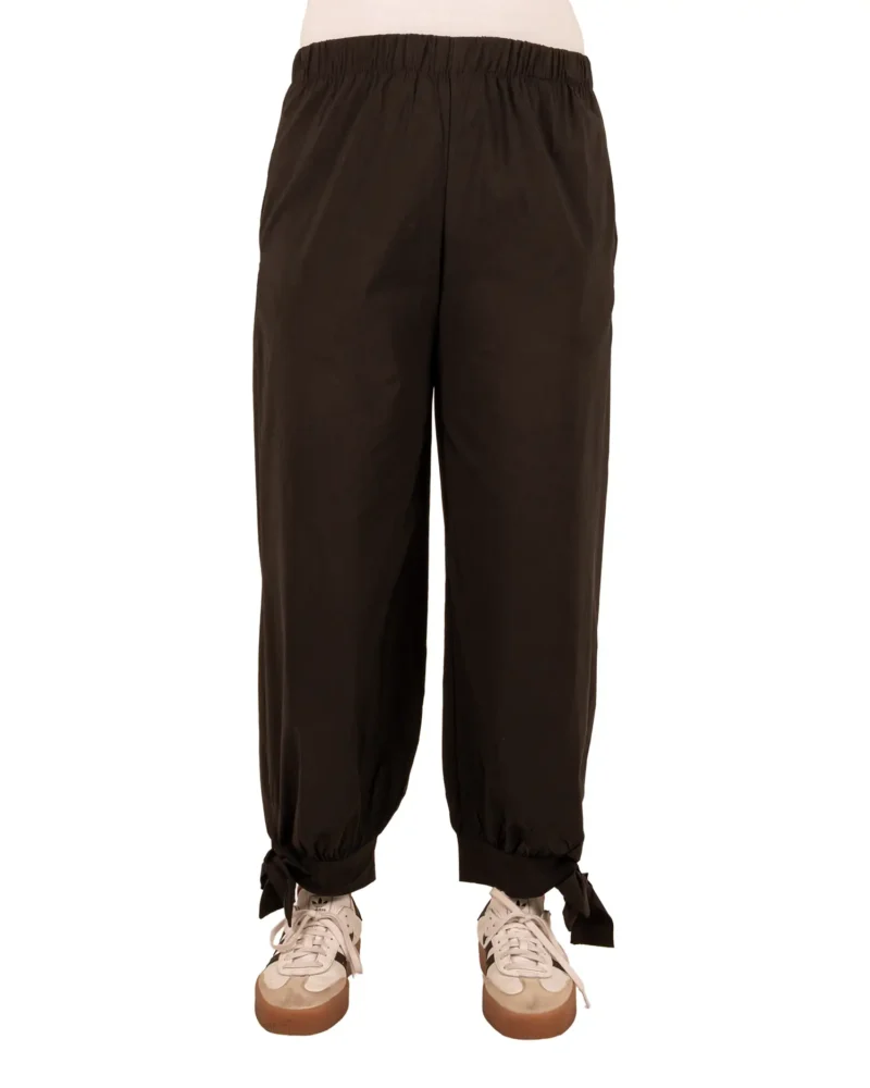 Zwarte barrel broek met strik van El-Vita - Afbeelding 4