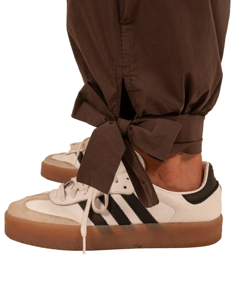 Donkerbruine barrel broek met strik van El-Vita - Afbeelding 5