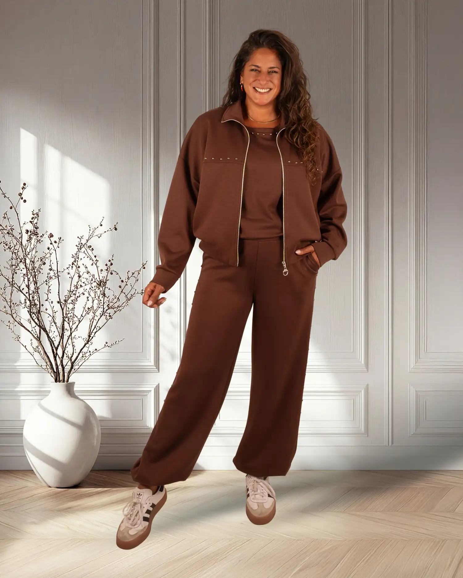 Bruin sweat ballonbroek met studs van El vita