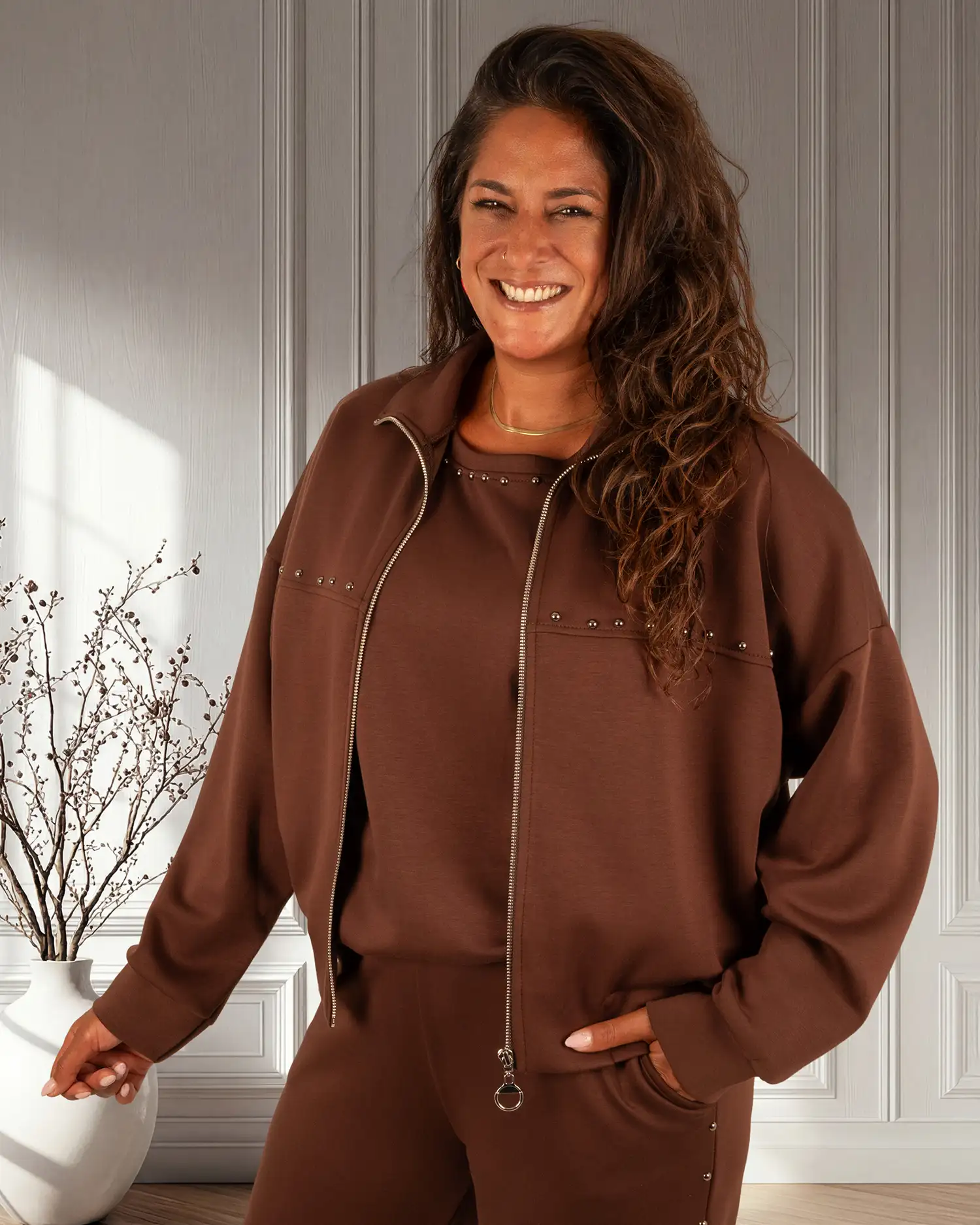 Bruin sweat vest met studs van El vita
