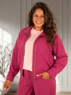 Magenta purple travelstof bomberjack van Mi Piace