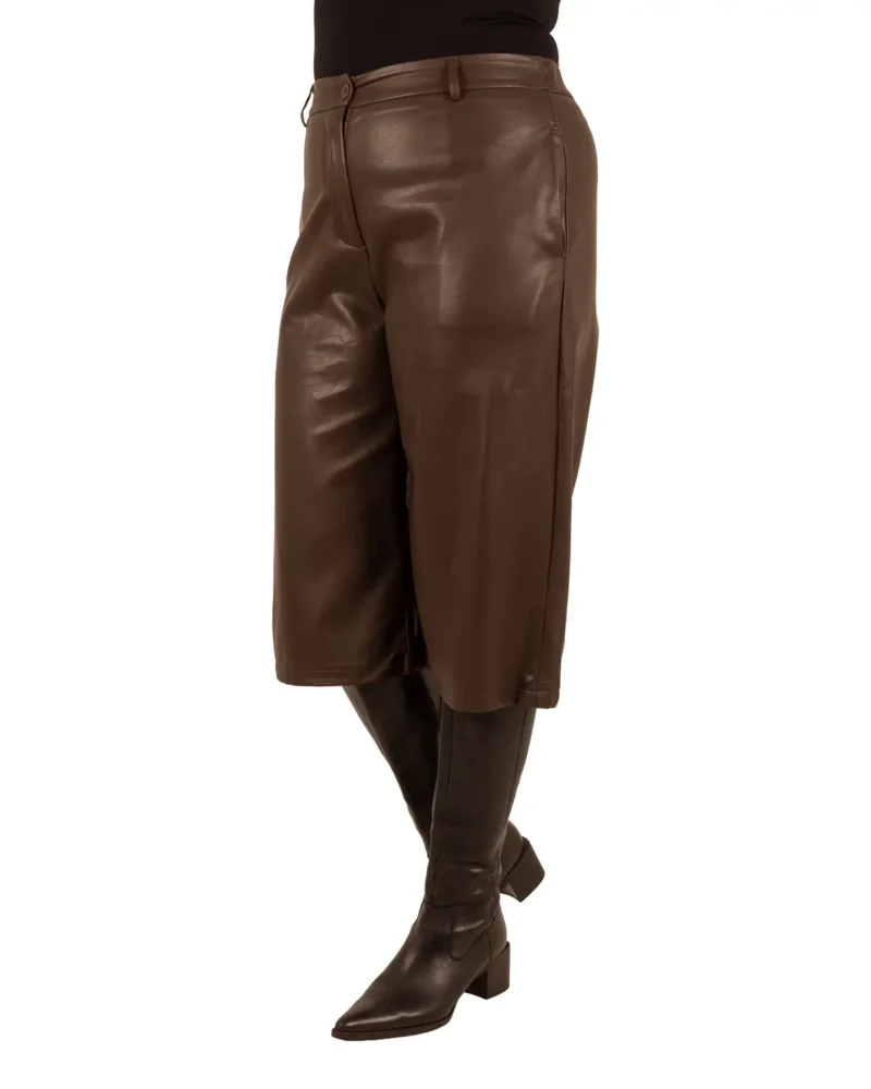 Donkerbruine leatherlook bermuda van Olyto - Afbeelding 2