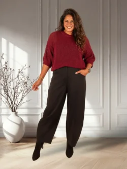 Zwarte travelstof barrel broek van Mi Piace
