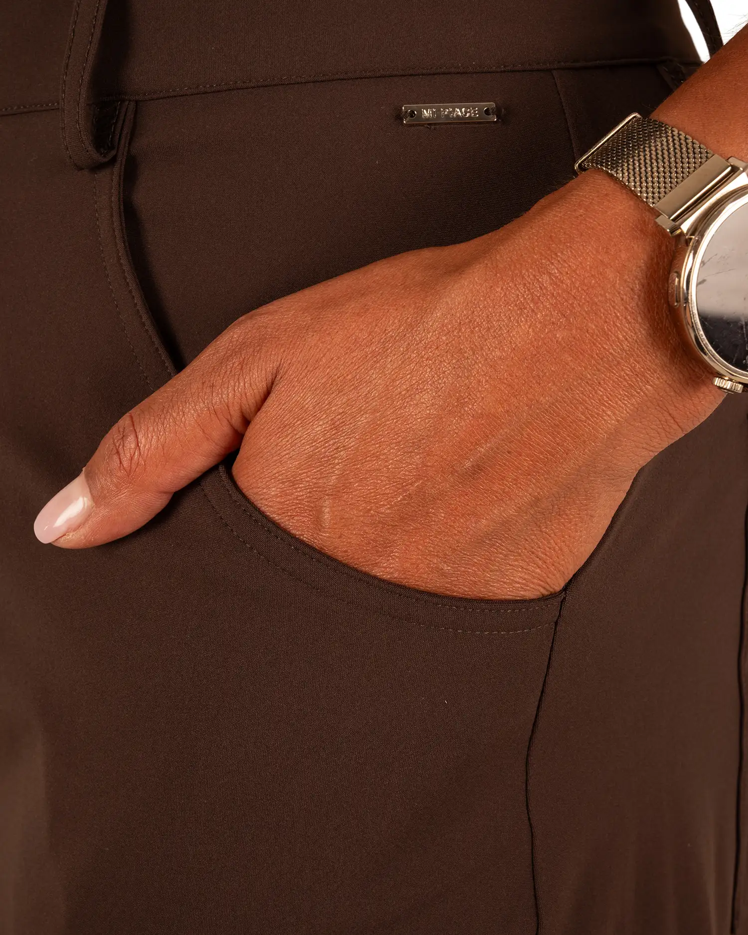 Donkerbruine travelstof barrel broek van Mi Piace - Afbeelding 6
