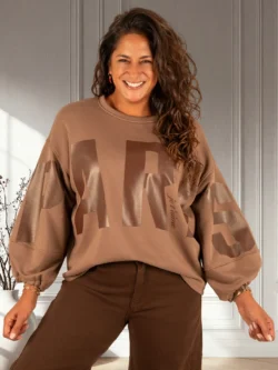 Bruine sweater "Paris" van Monday Afternoon