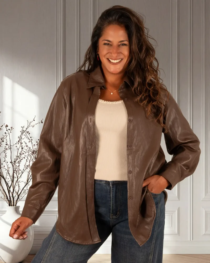 Donkerbruine leatherlook blouse van Soky & Soka