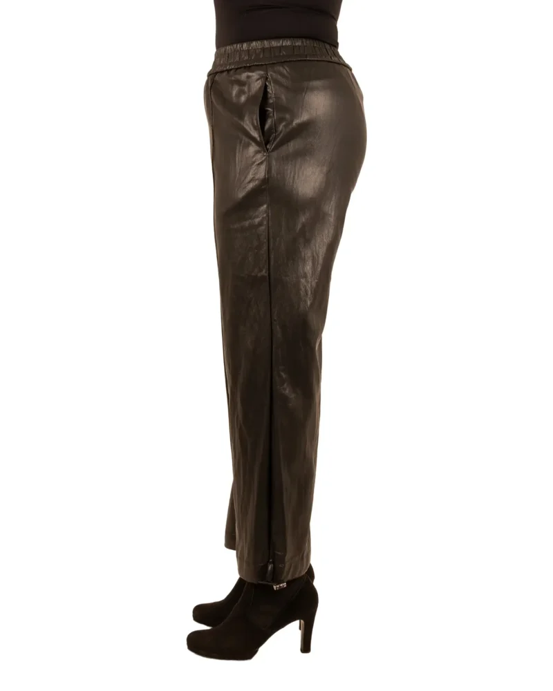 Zwarte leatherlook rechte broek van Lunova - Afbeelding 4