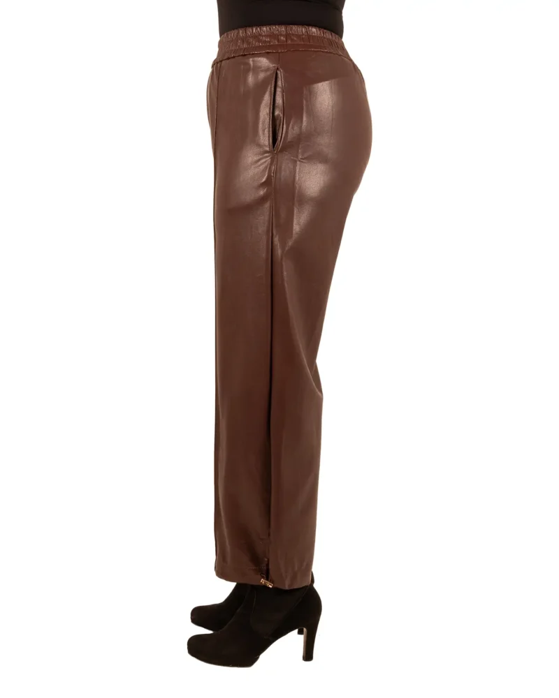 Roodbruine leatherlook rechte broek van Lunova - Afbeelding 4