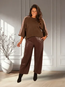 Roodbruine leatherlook rechte broek van Lunova