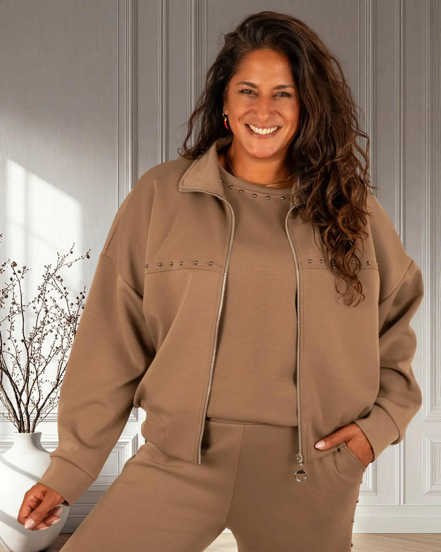 Taupe sweat vest met studs van El vita - Afbeelding 3