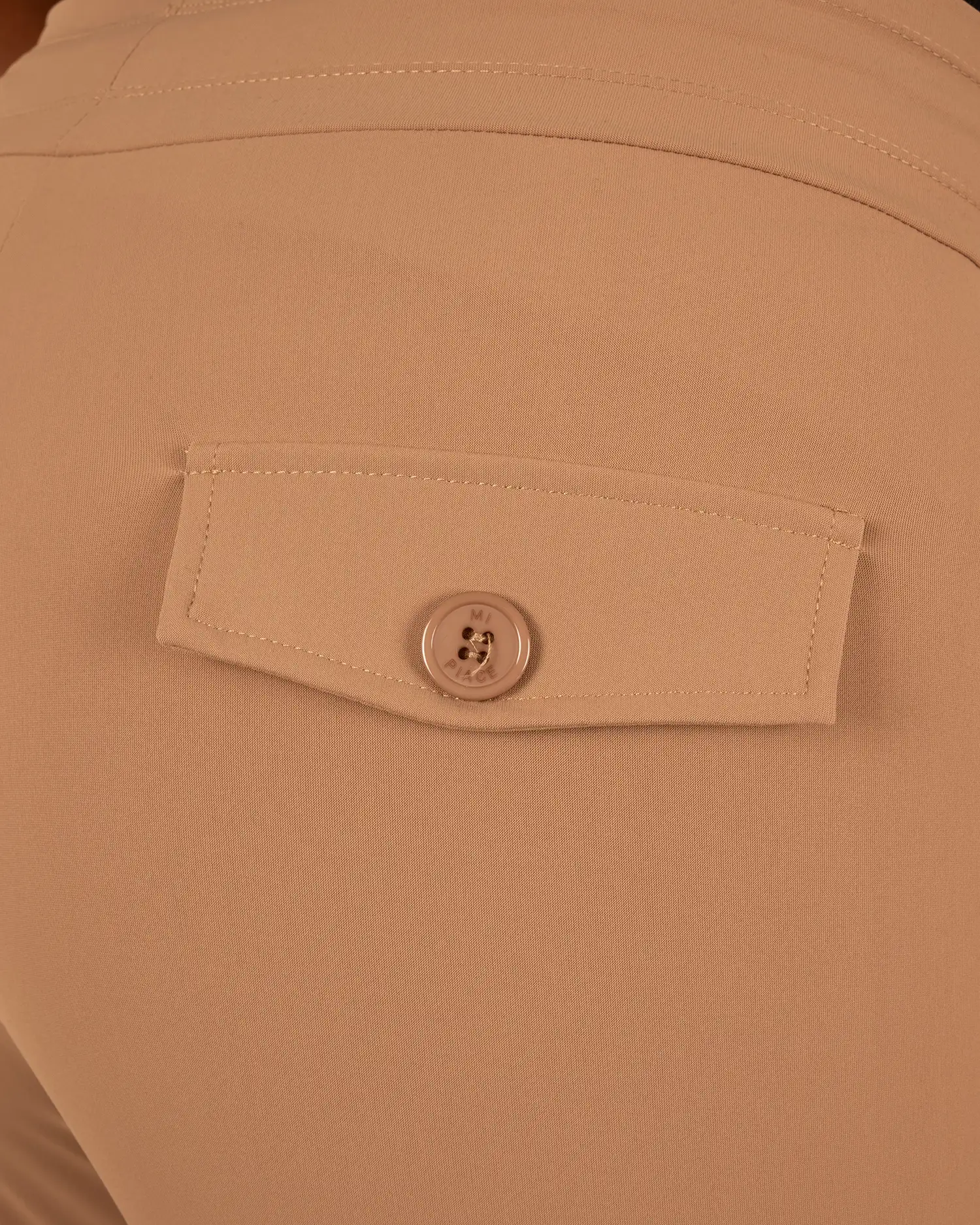 Donkerbeige travelstof pantalon met rechte pijp van Mi Piace - Afbeelding 6