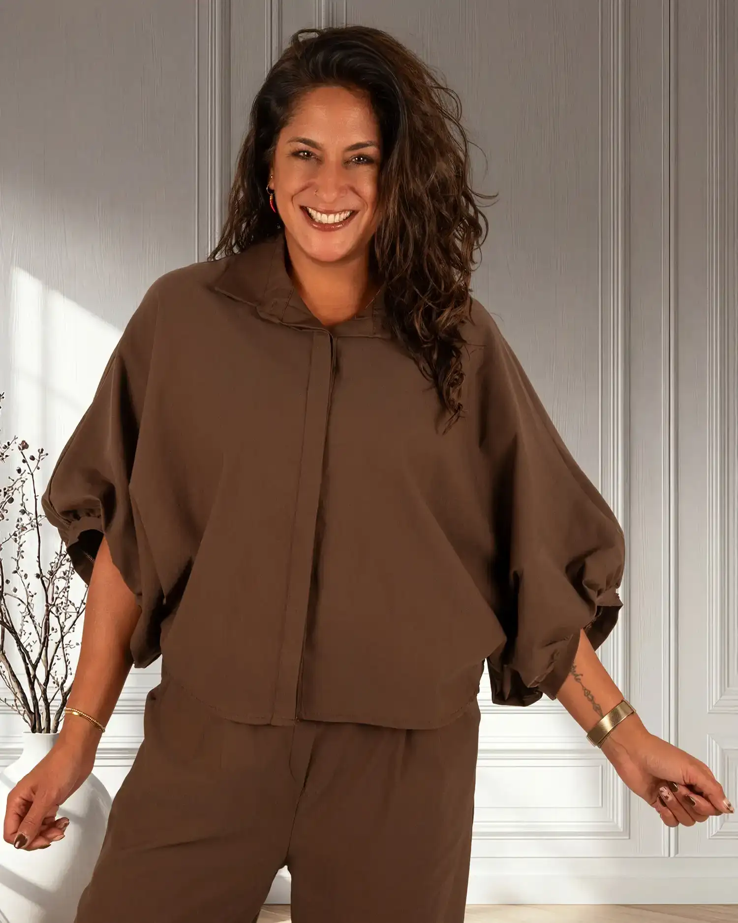 Donkerbruine oversized stretch blouse van El-Vita - Afbeelding 5