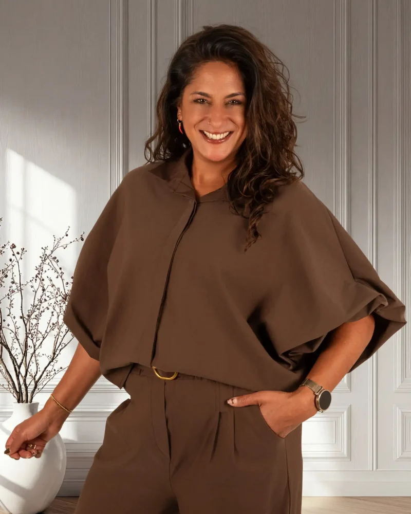 Donkerbruine oversized stretch blouse van El-Vita
