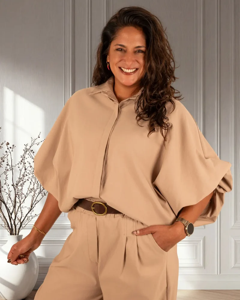 Beige oversized stretch blouse van El-Vita