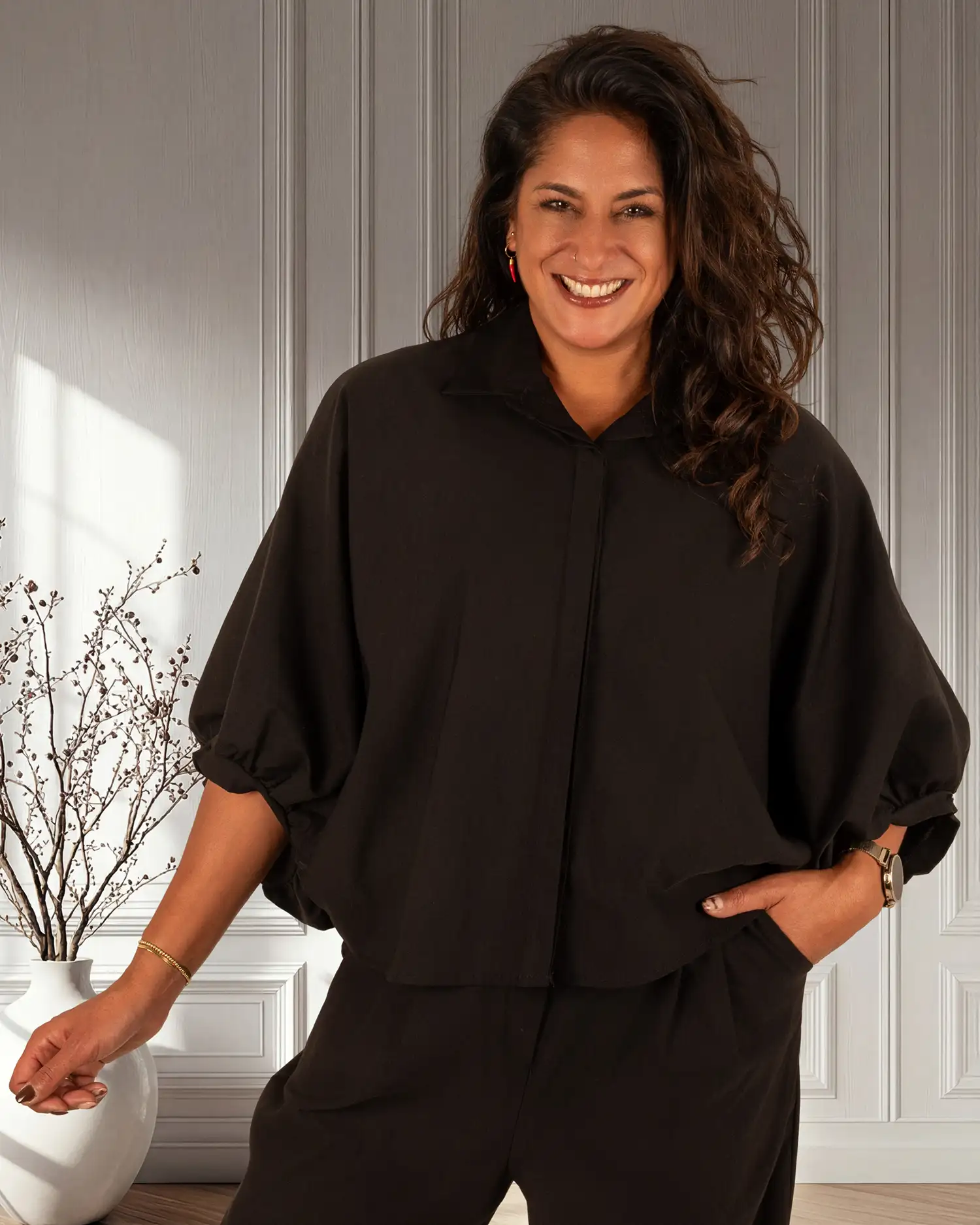 Zwarte oversized stretch blouse van El-Vita - Afbeelding 5