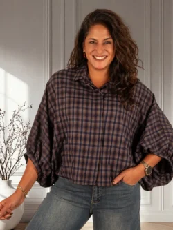 Donkerblauw/grijs geruite oversized blouse van Gemma Ricceri
