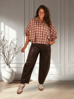 Donkerbruine leatherlook balloon broek van Vera Jo