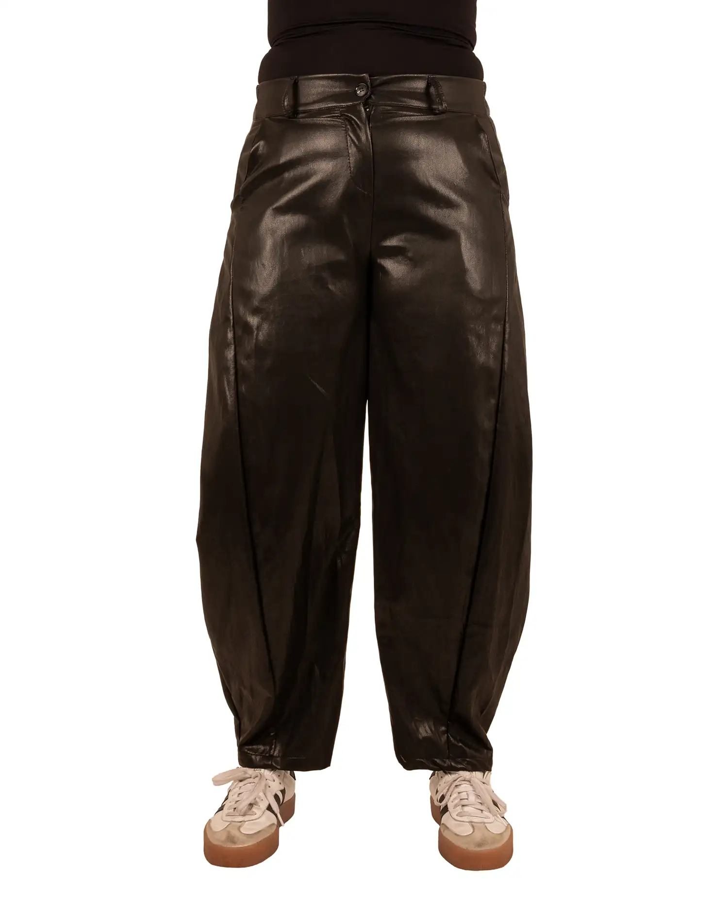 Zwarte leatherlook balloon broek van Vera Jo - Afbeelding 3