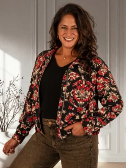 Zwarte bloemenprint travelstof bomberjack van Mi Piace