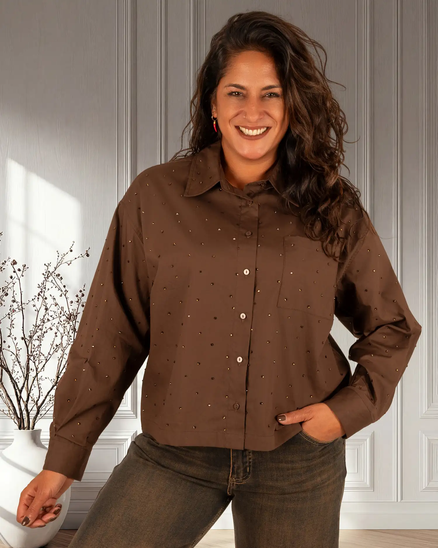 Donkerbruine blouse strass van Bisou's Project - Afbeelding 3