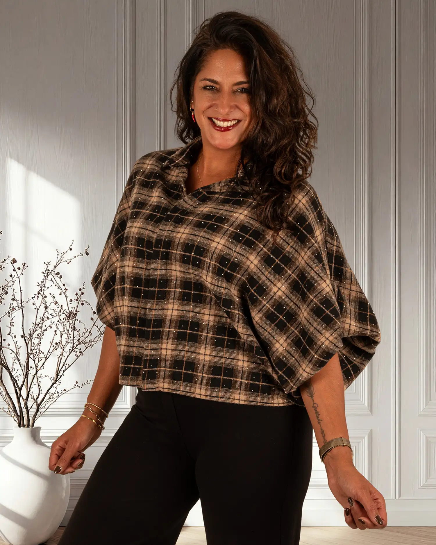 Zwart/beige geruite flanellen oversized ballonblouse met glitter van Gemma Ricceri - Afbeelding 2