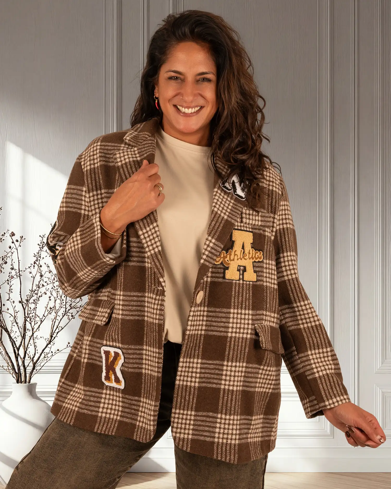 Bruin/beige oversized blazer met applicaties van Zeta Otto